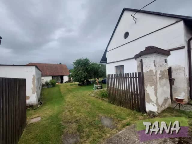 Prodej venkovské usedlosti s velkou zahradou, vedlejší stavbou s bytem 2+1 a stodolou, obec Boreč, Kokořínsko, Boreč, okres Mladá Boleslav