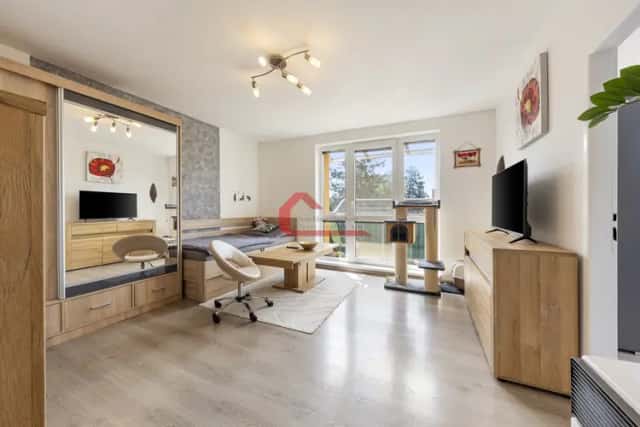 Prodej, cihlový byt 3+1 Hodonín, ulice Skácelova, zastřešený balkon, 2 sklepy, možnost parkování u domu, CP 64,4: m2, Hodonín