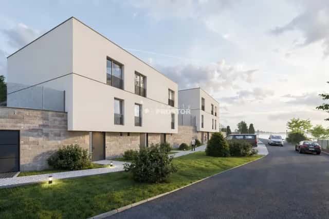 Stavební pozemek 2 244 m2 pro výstavbu 2 domů po 3 bytových jednotkách, Hluboká nad Vltavou, Zahradní, Hluboká nad Vltavou, okres České Budějovice