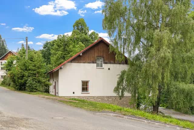 Prodej zděné nemovitosti s obrovským potenciálem a výhledem na Šumavu – Hojsova Stráž, Železná Ruda, okres Klatovy