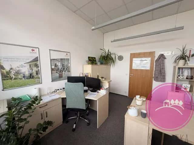 Pronájem dvou kanceláří o velikosti 30 m2 v Olomouci, Hybešova, Olomouc