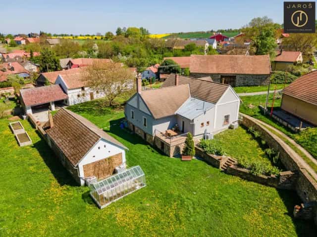 Prodej zemědělské usedlosti 5+1, pozemek 5209 m2, Bořetice u Kolína, Červené Pečky, okres Kolín