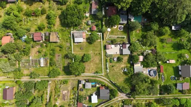 Oáza klidu s výhledem na město: Zahrada 482 m2 kousek od centra Jihlavy, Jihlava