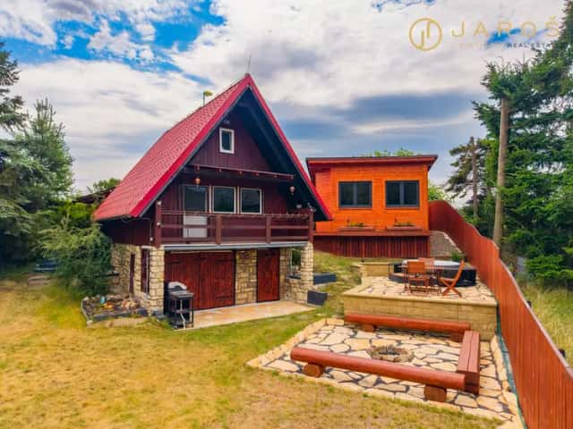 Prodej chaty 90 m2, zahrada 415 m2 + dům pro hosty 21 m2, Klášterec nad Ohří, okres Chomutov