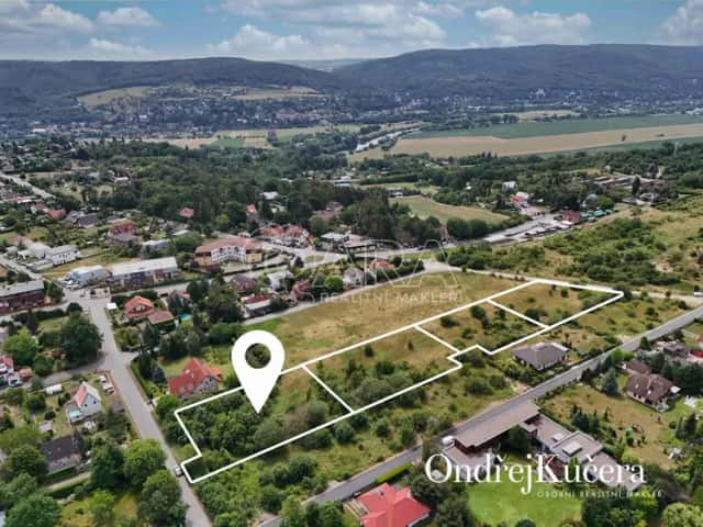Stavební pozemek 1593 m2 v Černošicích na prodej, Černošice, okres Praha-západ