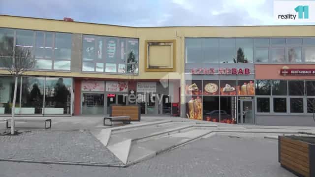 pronájem skladu 15 m2 s rampou v přízemí v obchodním domě Bohemia v Ostravě Porubě, Sokolovská, Ostrava, okres Ostrava-město