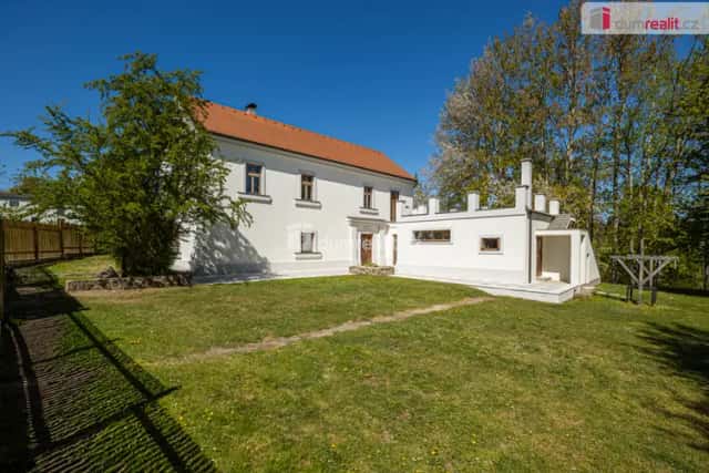 Prodej bývalé tvrze s rybníkem, Pyšely - Zaječice, Pyšely, okres Benešov
