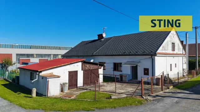 Prodej rodinného domu 3+1 s garáží a zahradou – Vápenná centrum obce, Vápenná, okres Jeseník
