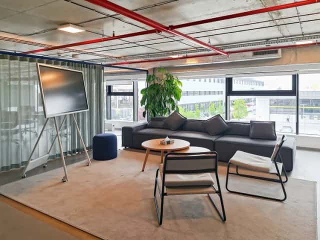Členství s přístupem do flexibilních coworkingových prostorů v Regus D1 Ricany, Obchodní, Říčany, okres Praha-východ
