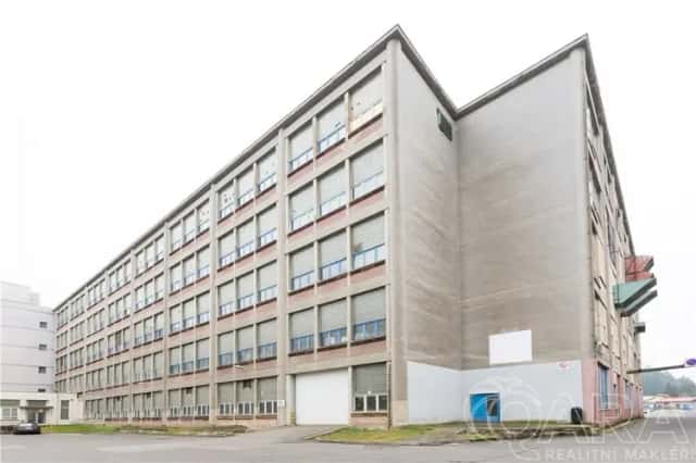 Pronájem skladového prostoru v modernizovaném areálu v Písku, výměra 4000 m2, Písek
