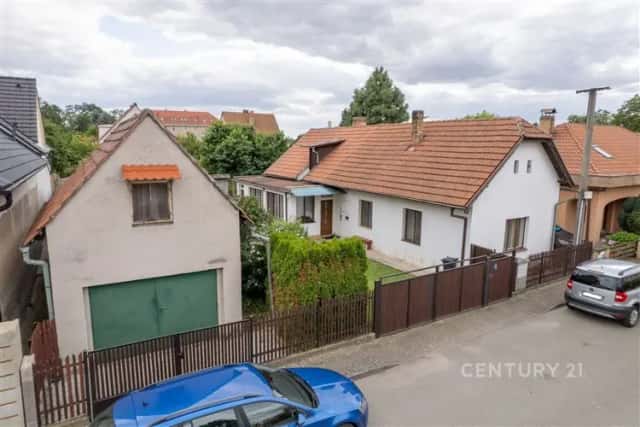Prodej samostatně stojícího rodinného domu s velkou zahradou a potenciálem, Hořín, okres Mělník