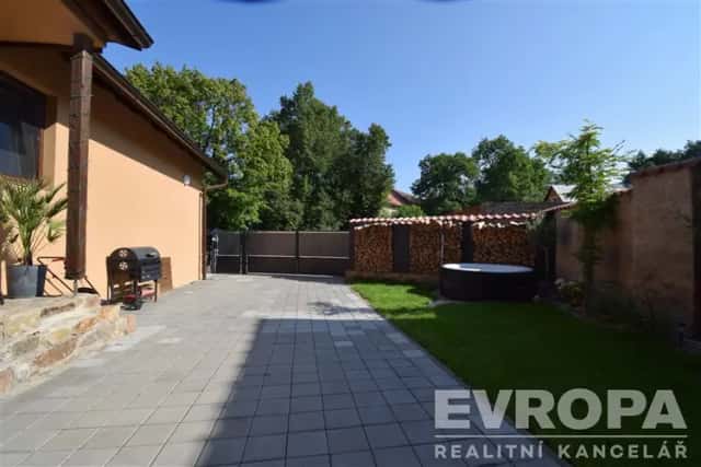 Prodej RD 3+kk o užitné ploše 72 m2, pozemek 266 m2, Zásmuky, okres Kolín
