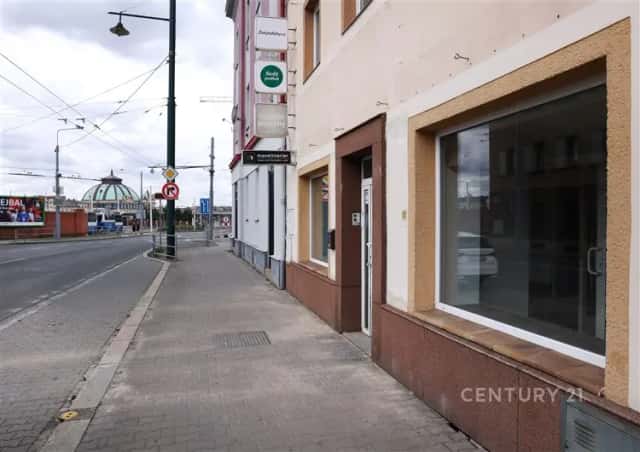 Pronájem 2 oddělených obchodů zvlášť nebo jako celek, 61 m2 + zázemí, Šumavská 6, Plzeň – u hlavního nádraží, Šumavská, Plzeň – Plzeň 3, okres Plzeň-město