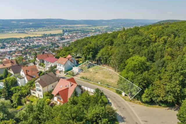Stavební pozemek 947 m and sup2; s platným stavebním povolením | Praha Radotín, Strážovská, Praha