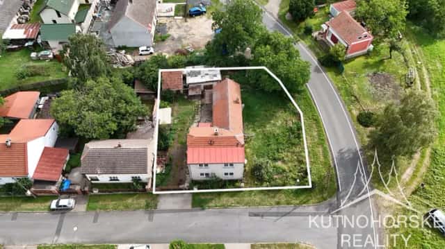 Prodej rodinného domu se zahradou a garáží, Grunta, Grunta, okres Kolín
