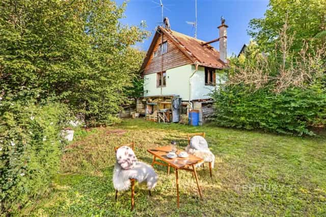 Prodej rekreační chaty s velkým potenciálem a pozemkem 676 m2 – Rabyně, Slapy, Rabyně, okres Benešov