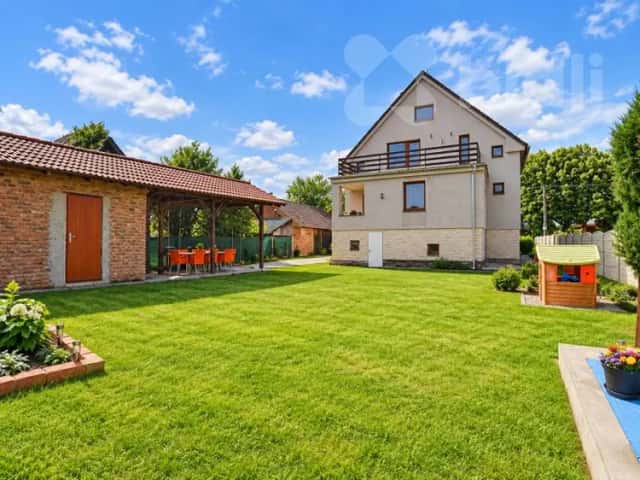 Prostorný dvougenerační dům v Králíkách u Nového Bydžova, pozemek 864 m2, Králíky, okres Hradec Králové