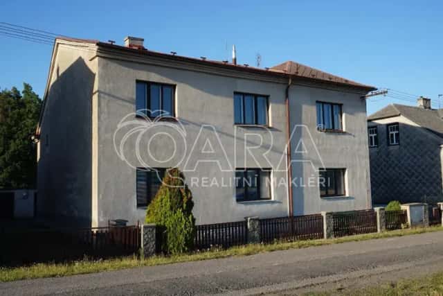 Prodej prostorného rodinného domu 5+2, zahrada, 2 garáže, sklep, terasa, parcela 937 m2, Třebovice, okres Ústí nad Orlicí