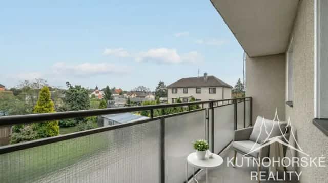 Prostorný rodinný dům 4+kk se zahradou a garáží. Praha 25 minut, Dělnická, Krchleby