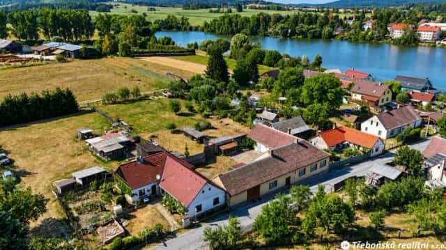 Prodej rodinného domu s garáží a rozlehlou zahradou Český Rudolec, Český Rudolec, okres Jindřichův Hradec