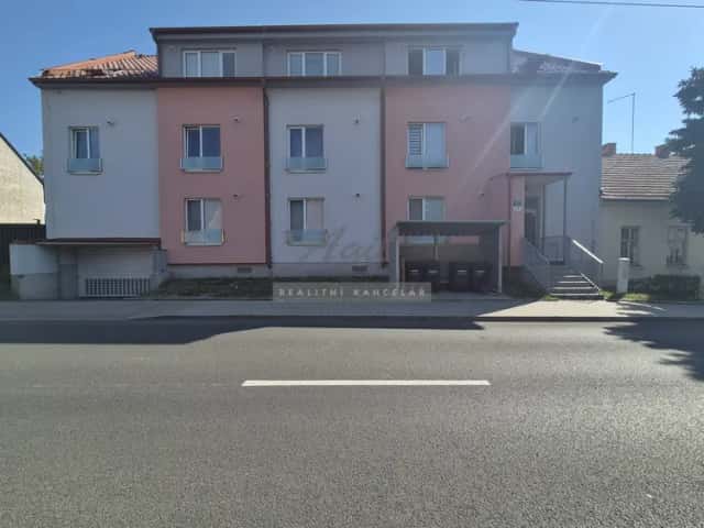 Pronájem nezařízeného bytu 1+kk s terasou a sklepem Brno, Slatina na ul. Tilhonova, Brno, okres Brno-město