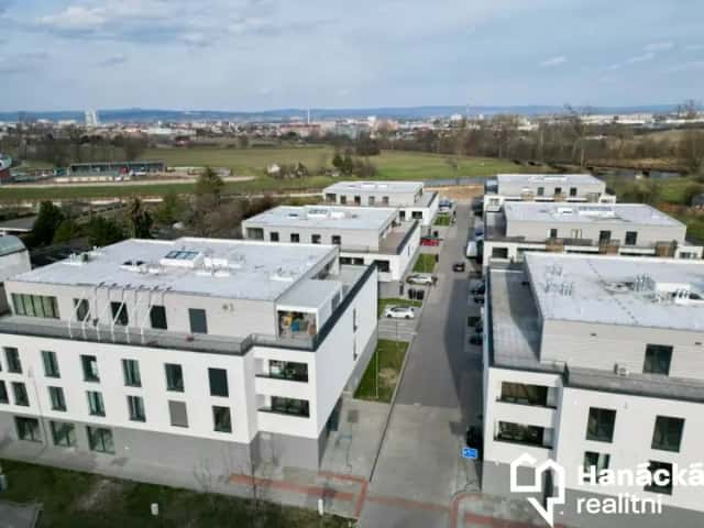 Pronájem garážového stání v Olomouci, ul. Věry Pánkové, Věry Pánkové, Olomouc