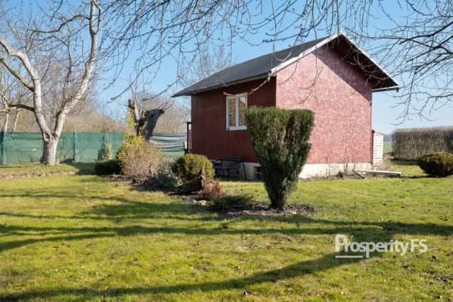 Prodej chaty 19 m2 se zahradou 980 m2 Kralupy nad Vltavou - Veltrusy, Kralupy nad Vltavou, okres Mělník