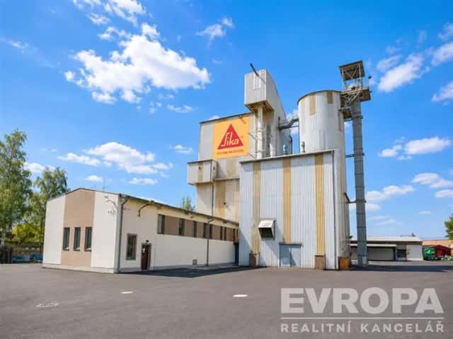 Výrobní a skladovací areál Košťany | kanceláře, sklady, pozemky 17 472 m2 | rozvojová plocha cca 4 540 m2, Kamenný Pahorek, Košťany, okres Teplice