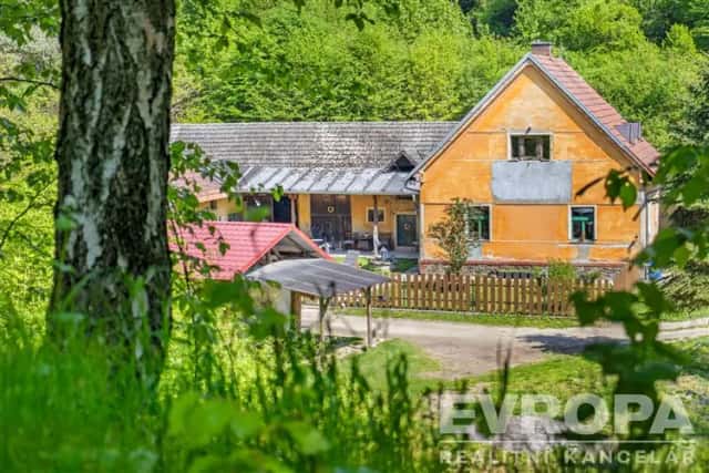 Ojedinělá usedlost s pozemky 15.000 m2 v Jílovém u Prahy, Jílové u Prahy, okres Praha-západ