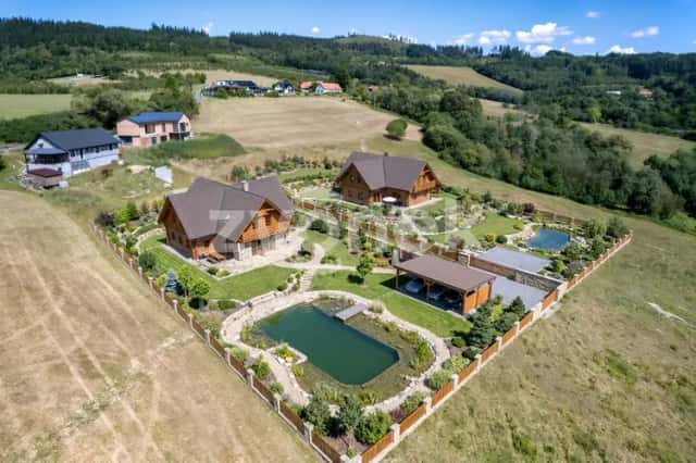 Prodej stavebního pozemku v Jablůnce 1051 m2, s projektem roubené stavby, Jablůnka, okres Vsetín