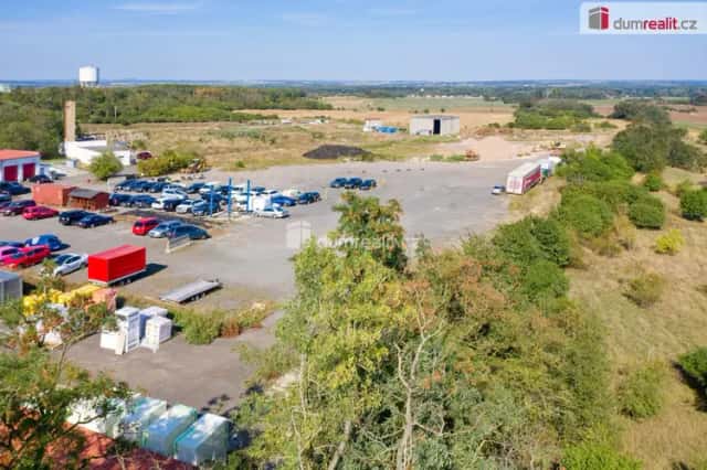 Pronájem komerční plochy (809 a 756 m2 ) v Kojeticích u Prahy, Pod Borovskou, Kojetice, okres Mělník
