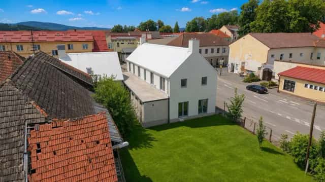 Dům s restaurací, byty a pozemky s potenciálem dalšího rozvoje - centrum Horní Plané, Horní Planá, okres Český Krumlov