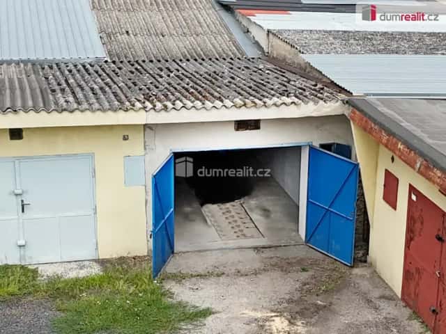 Garáž s jámou a elektřinou za STK, Mladoboleslavská, Mělník