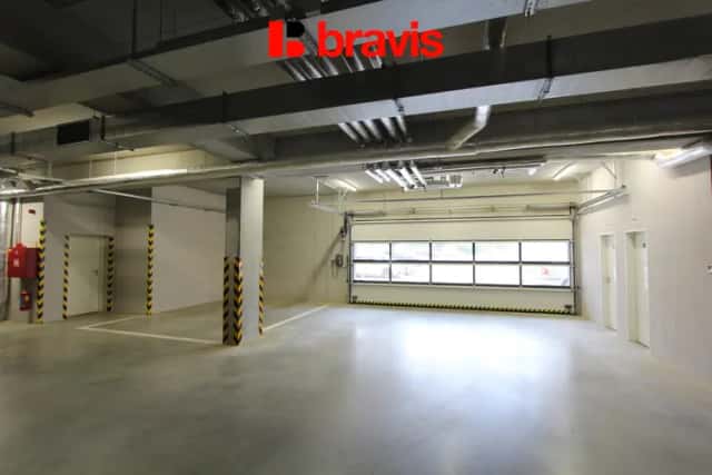 Pronájem garážového stání, Brno - Ponava, ul. Reissigova, vhodné pro SUV, 15 m2, Reissigova, Brno, okres Brno-město
