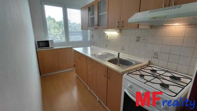 Pronájem krásného částečně rekonstruovaného bytu 3+1 o 59, 70 m2 s balkonem, Hradec Králové - Severní, Slezské Předměstí, Severní 731/63, Hradec Králové