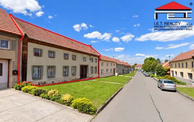 Prodej rodinného domu k rekonstrukci (cca 300 m2, pozemek 1377 m2 ), lázeňská obec Skalka, Skalka, okres Prostějov