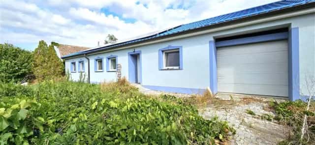 Prostorný rodinný dům 4+kk, garáž, zahrada, bazén, obec Morašice, Morašice, okres Znojmo