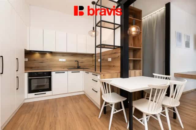 Pronájem moderního bytu 1+kk se spací nikou, Brno - Zábrdovice, ul. Bratislavská, částečně zařízené, blízko do centra, Bratislavská 212/29, Brno, okres Brno-město