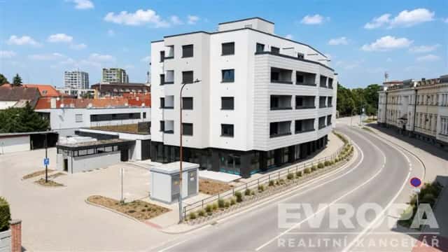 Pronájem moderního kompletně vybaveného bytu 2+kk s terasou – Břeclav, ul. Břetislavova, Břetislavova, Břeclav