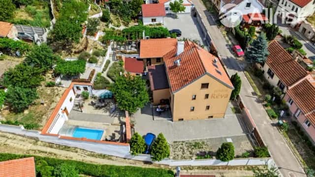 PRODEJ ZAVEDENÉHO PENZIONU S BAZÉNEM A VINNÝM SKLEPEM – VALTICE, Josefská, Valtice, okres Břeclav