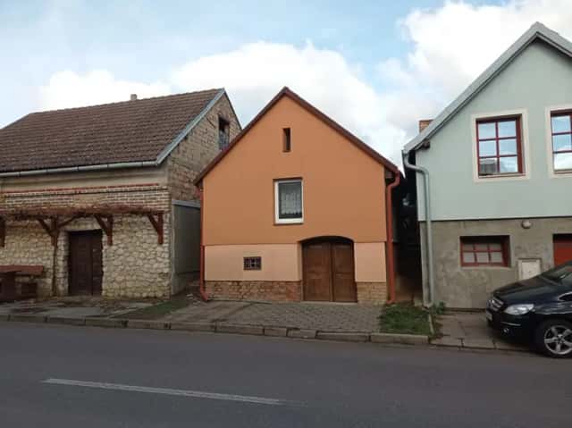 Chata s vinným sklípkem v Drnholci, Drnholec, okres Břeclav