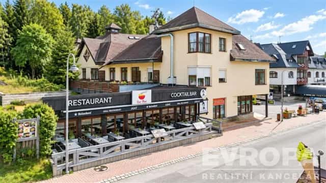Prodej zavedené restaurace Viet Thai a baru v atraktivním centru Harrachova, Harrachov, okres Jablonec nad Nisou