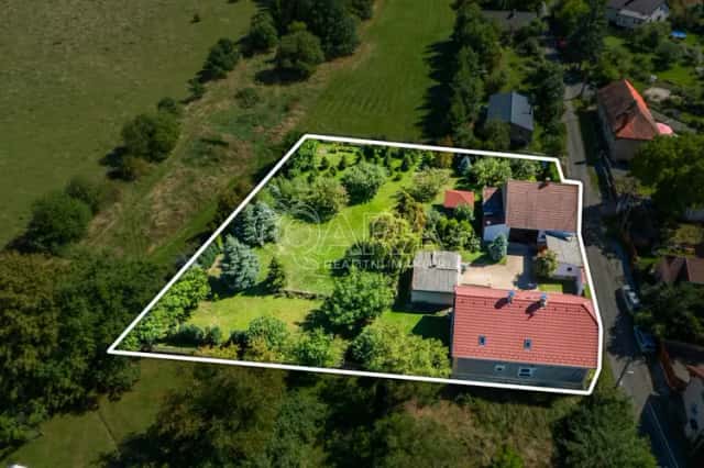 Výjimečná příležitost: Dvě nemovitosti na rozlehlých pozemcích v srdci přírody Velký Chlumec, Velký Chlumec, okres Beroun