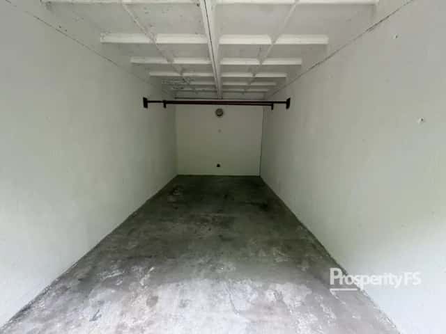 Pronájem garáže 21 m2, Slaný, Ouvalova, Slaný, okres Kladno
