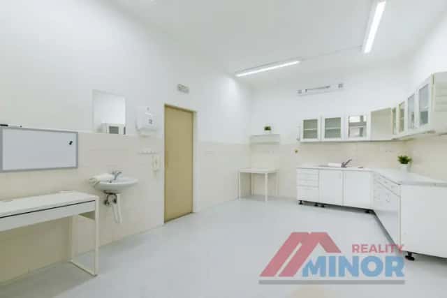 Pronájem zubní ordinace, 69 m2, centrum města, Masarykovo náměstí, Slaný, Slaný, okres Kladno