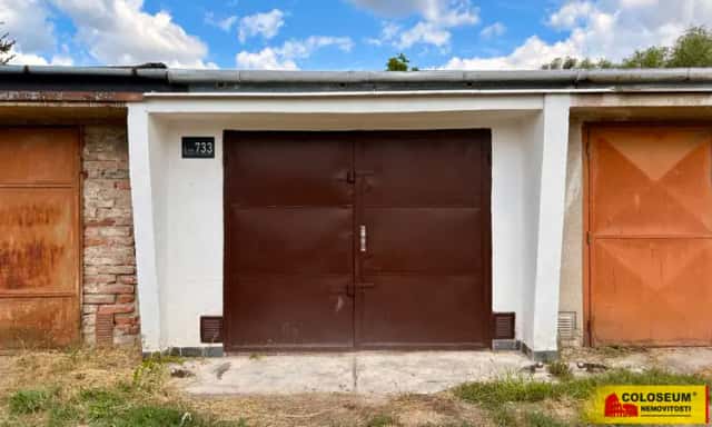 Ivančice - Letkovice, garáž 22 m2, řadová, možnost zavedení elektřiny - garáž, Ivančice, okres Brno-venkov