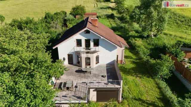 Pronájem rodinného domu s bazénem, Bystřice u Benešova - Ouběnice, 300 m2, Bystřice, okres Benešov