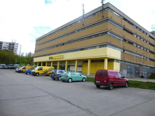 Pronájem garážového stání v parkovacím domě (12 m2 ), ul. Loosova, Brno - Lesná, Loosova 817/1c, Brno, okres Brno-město