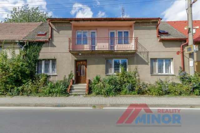 Prodej dvou rodinných domů, 2 x číslo popisné, pozemek 412 m2, před rekonstrukcí, Řisuty, okr. Kladno, Řisuty, okres Kladno