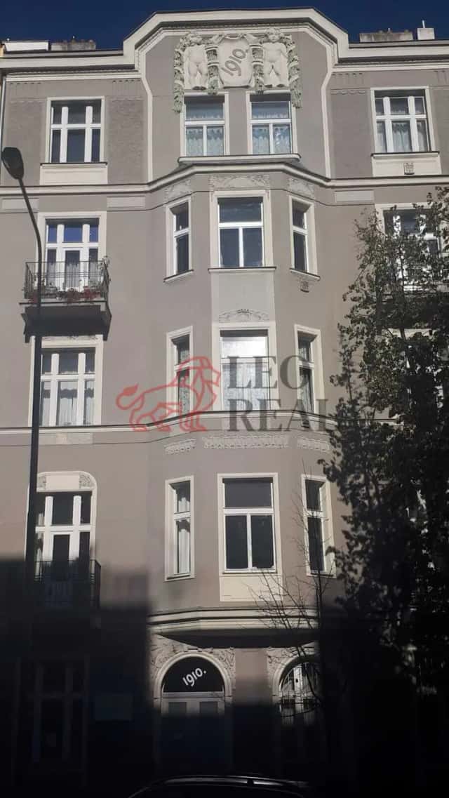 Pronájem kanceláře o velikosti 150 m2, Praha